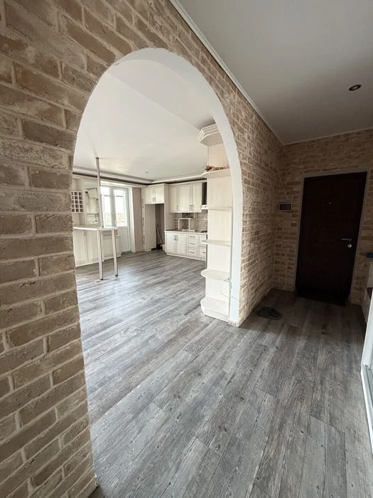 Продаж дворівневої  квартири в центрі , 208 м2, автономне оп