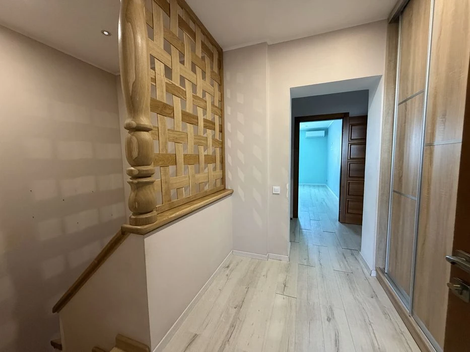 Продаж дворівневої  квартири в центрі , 208 м2, автономне оп