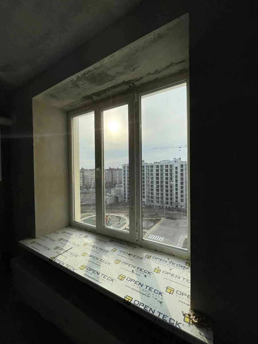 3 кiмнатна вул. Незалежностi,буд.21
