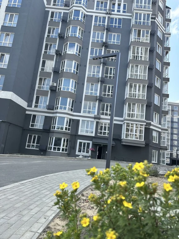 Продаж 2-кімнатна в центрі міста
