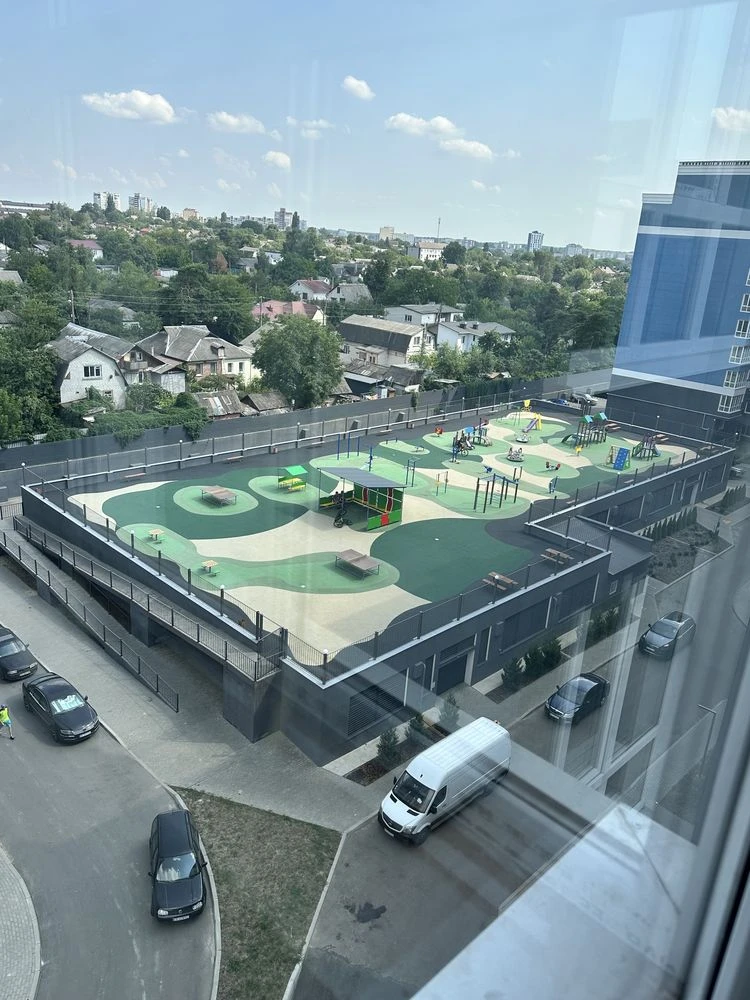 Продаж 2-кімнатна в центрі міста