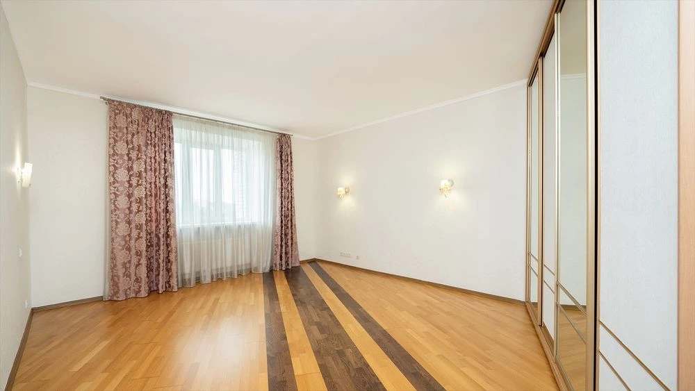 Продаж квартири 74,3 кв.м Автономка Центр Коцюбинського Десн