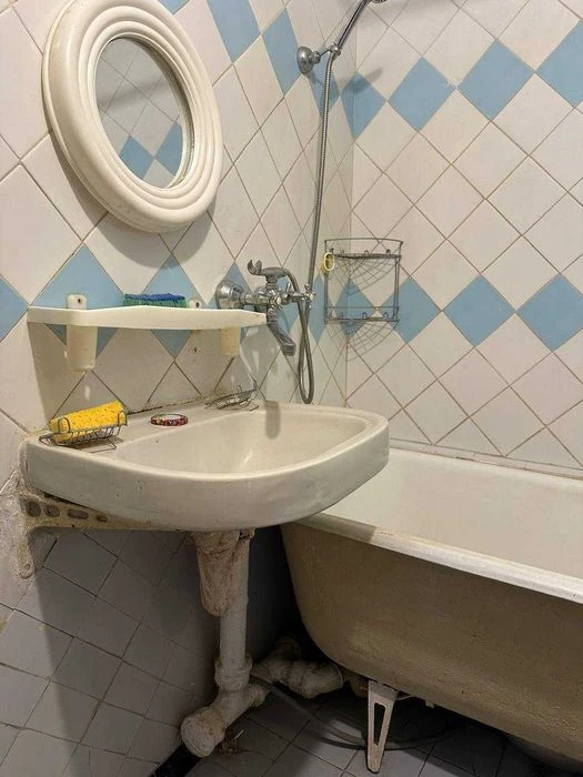 Ціну знижено! Продаж 3-кімнатної квартири по проспекту Левка