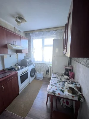 Продам 3-х кімнатну квартиру ( район круга )