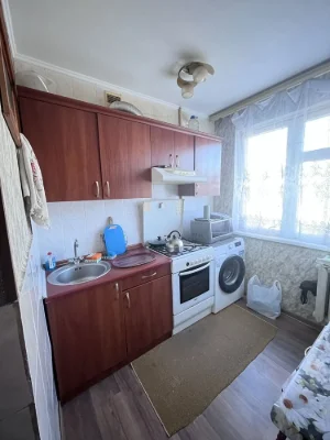 Продам 3-х кімнатну квартиру ( район круга )