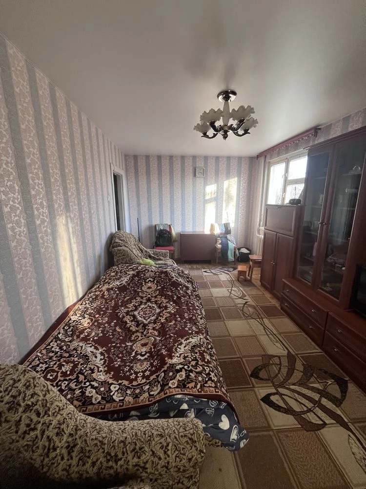Продам 3-х кімнатну квартиру ( район круга )