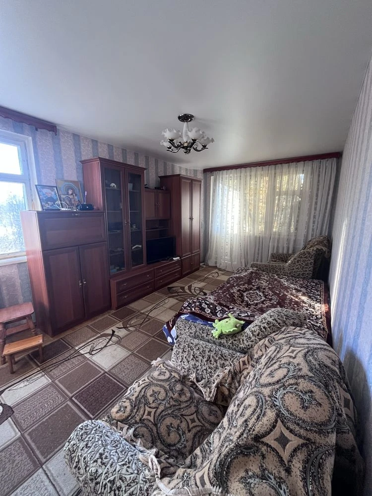 Продам 3-х кімнатну квартиру ( район круга )