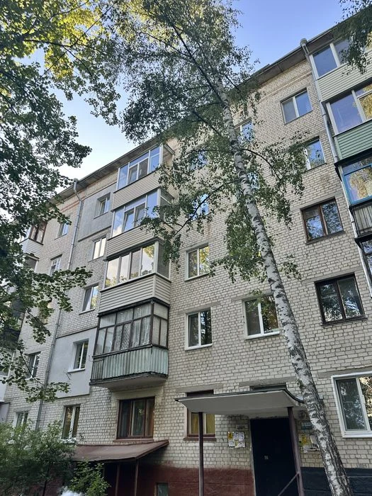 Чернігів Продаж 2 кімнатної квартири в цегляному будинку біл