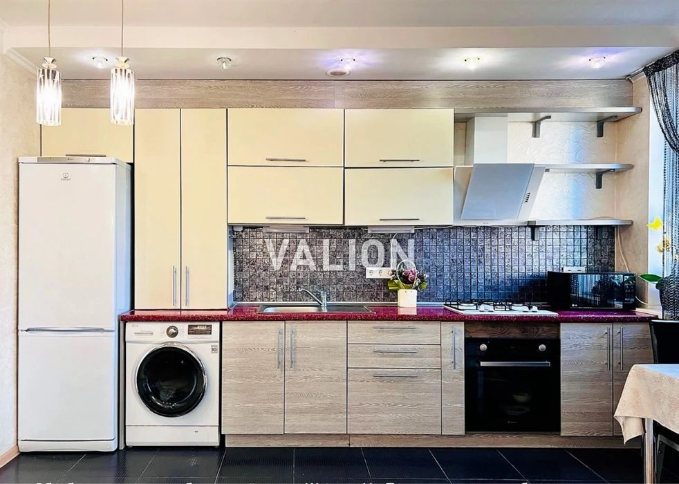 Продам двокімнатну квартиру, пр-т Миру, б. 21, м. Чернігів.