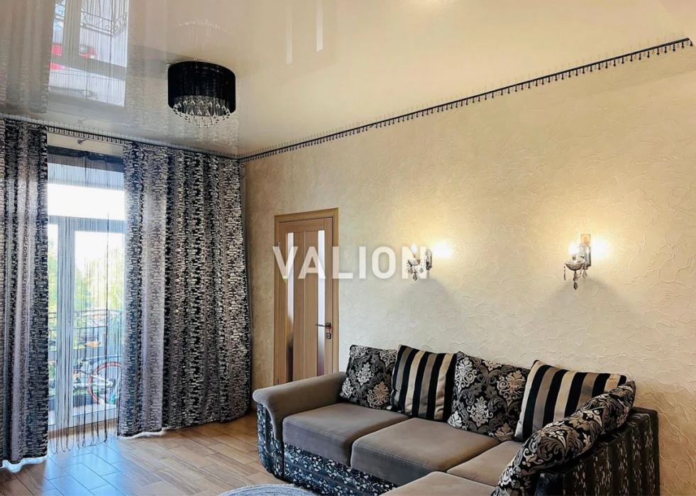 Продам двокімнатну квартиру, пр-т Миру, б. 21, м. Чернігів.