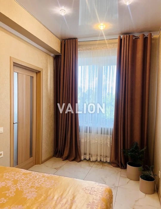 Продам двокімнатну квартиру, пр-т Миру, б. 21, м. Чернігів.