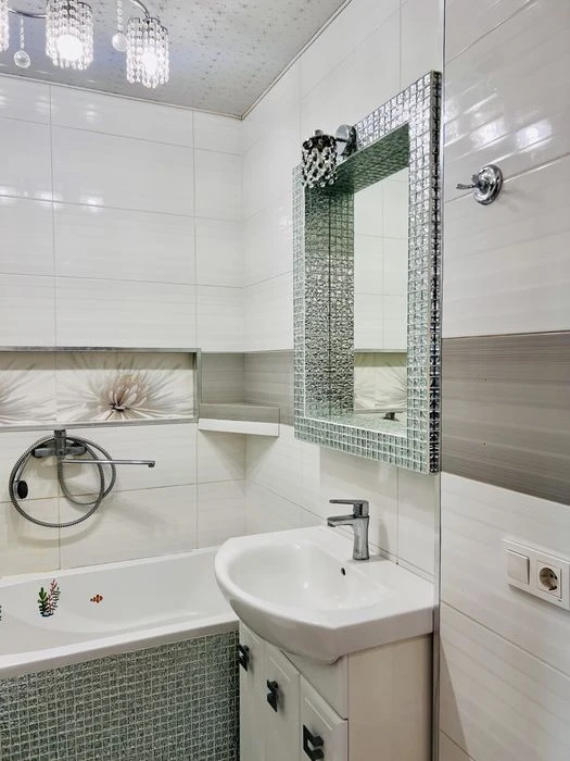 Продам двокімнатну квартиру, пр-т Миру, б. 21, м. Чернігів.