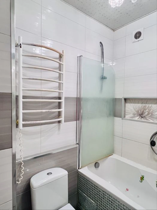 Продам двокімнатну квартиру, пр-т Миру, б. 21, м. Чернігів.