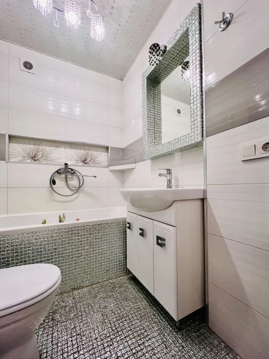 Продам двокімнатну квартиру, пр-т Миру, б. 21, м. Чернігів.