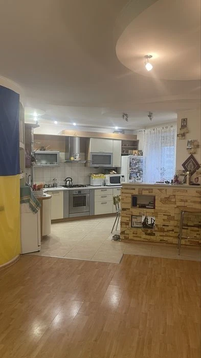 Продам 3-х комнатную квартиру в Центре