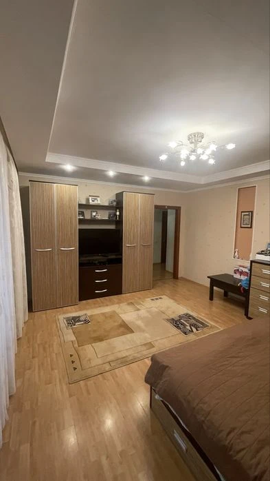 Продам 3-х комнатную квартиру в Центре