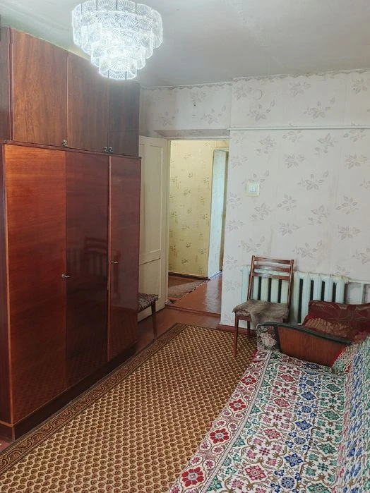 Гарненька двостороння 1на кв-ра в районі Електрону !!