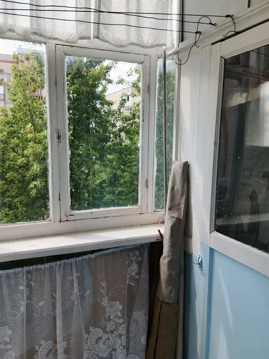 Гарненька двостороння 1на кв-ра в районі Електрону !!
