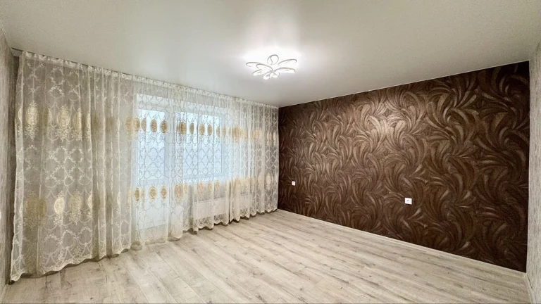 2к квартира з євроремонтом! Кухня 22 м2! Торг! Терміново!!