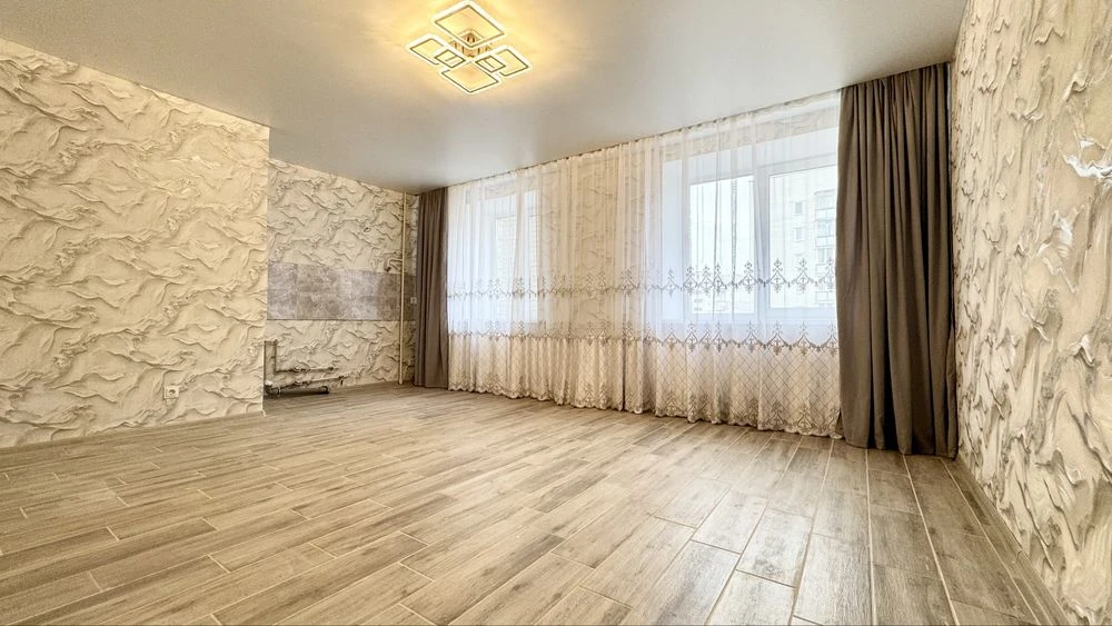 2к квартира з євроремонтом! Кухня 22 м2! Торг! Терміново!!