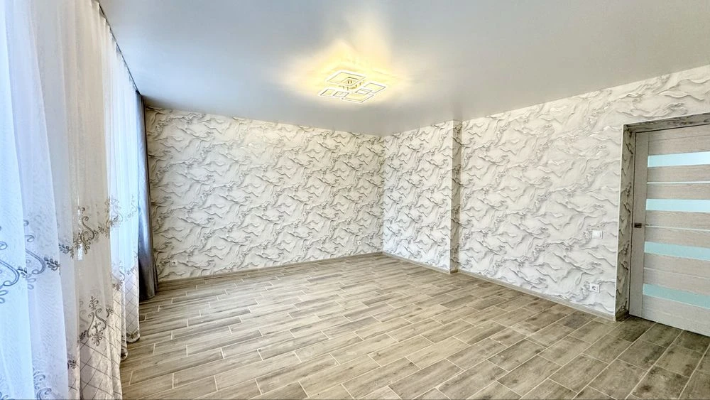 2к квартира з євроремонтом! Кухня 22 м2! Торг! Терміново!!