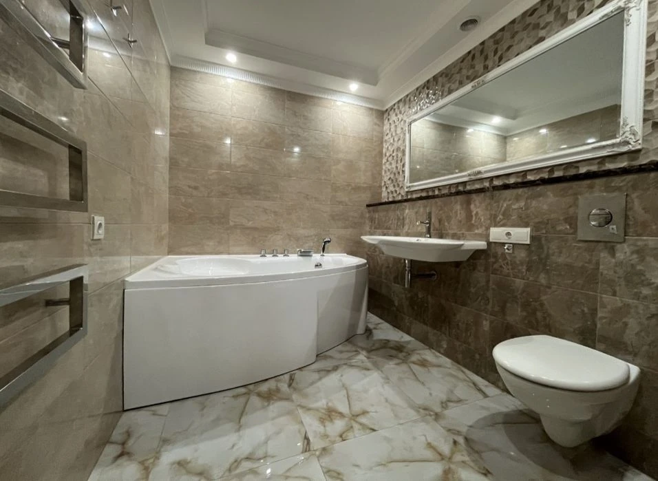 СРОЧНО!133.5 м2 Продаж 3 х кім.квартири преміум класу Брянсь