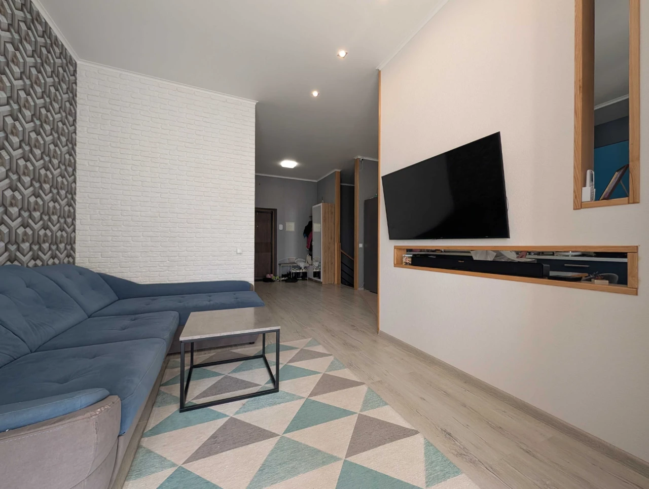 Видова дворівнева квартира з ремонтом Масани 101 м² RD