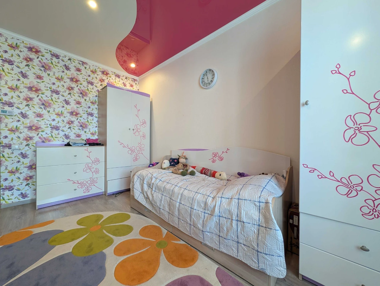 Видова дворівнева квартира з ремонтом Масани 101 м² RD