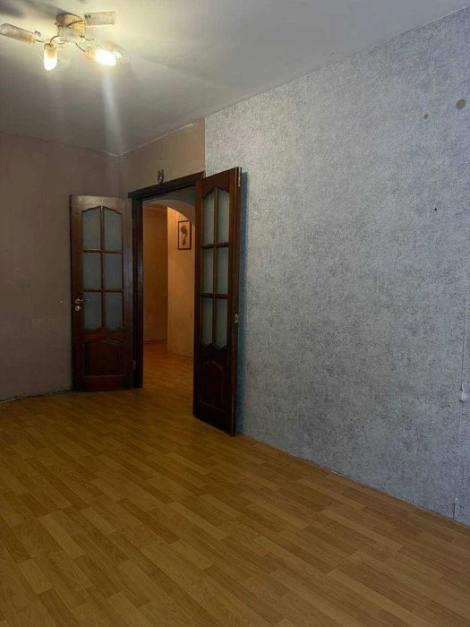 Продаж 2-кімнатної квартири в центрі міста, район Макдональд