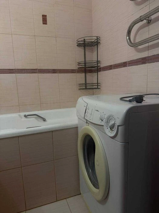 Продаж 2-кімнатної квартири в центрі міста, район Макдональд