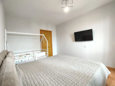 Простора 4-кімнатна квартира 84 м² на Масанах — вул. Незалеж