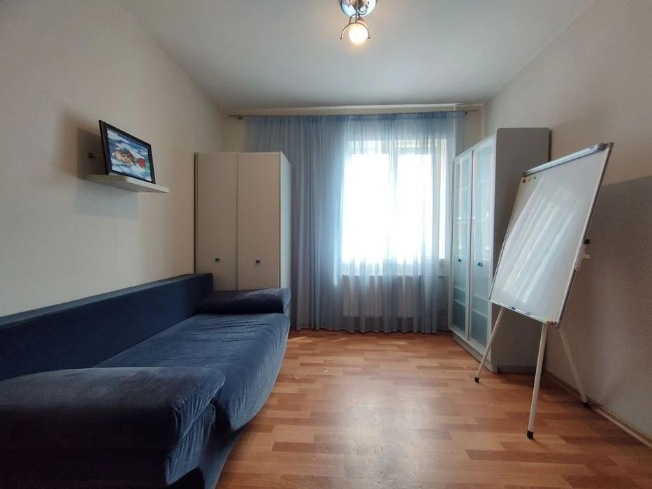 Простора 4-кімнатна квартира 84 м² на Масанах — вул. Незалеж