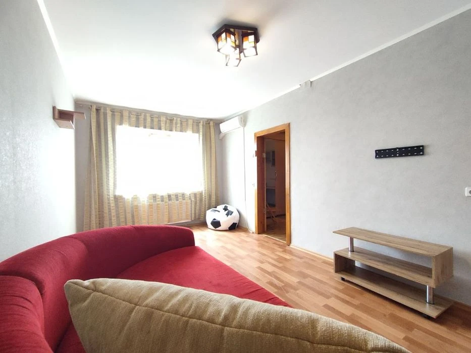 Простора 4-кімнатна квартира 84 м² на Масанах — вул. Незалеж