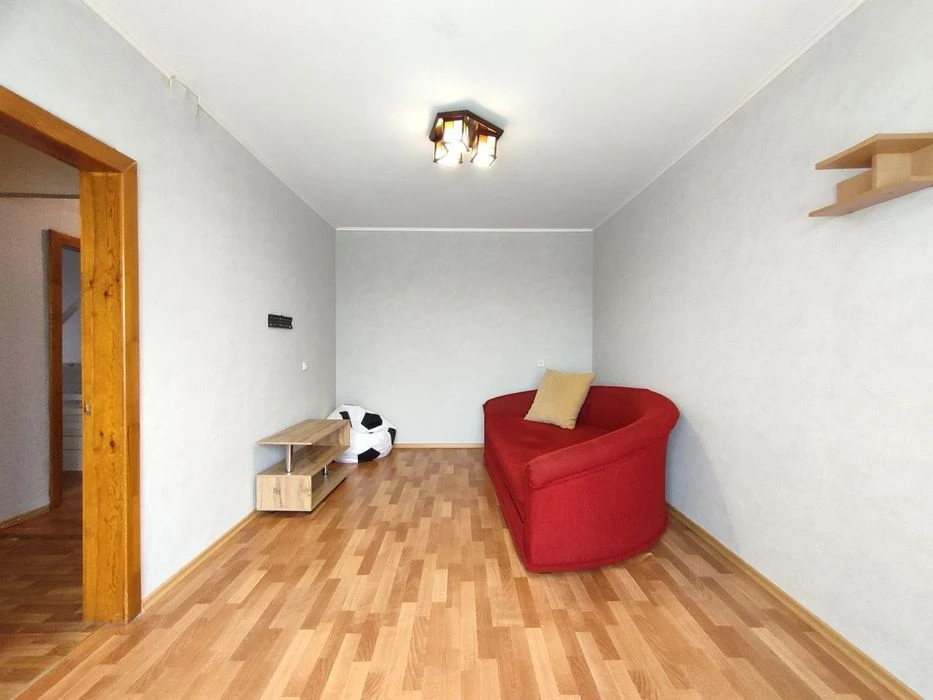 Простора 4-кімнатна квартира 84 м² на Масанах — вул. Незалеж