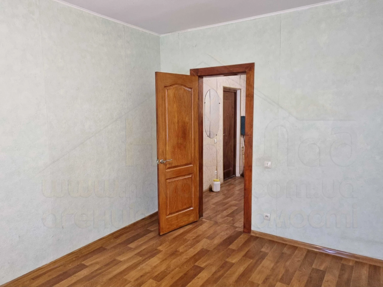 3 кімнатна квартира 71м2, 2/9 в житловому стані. Район Епіце