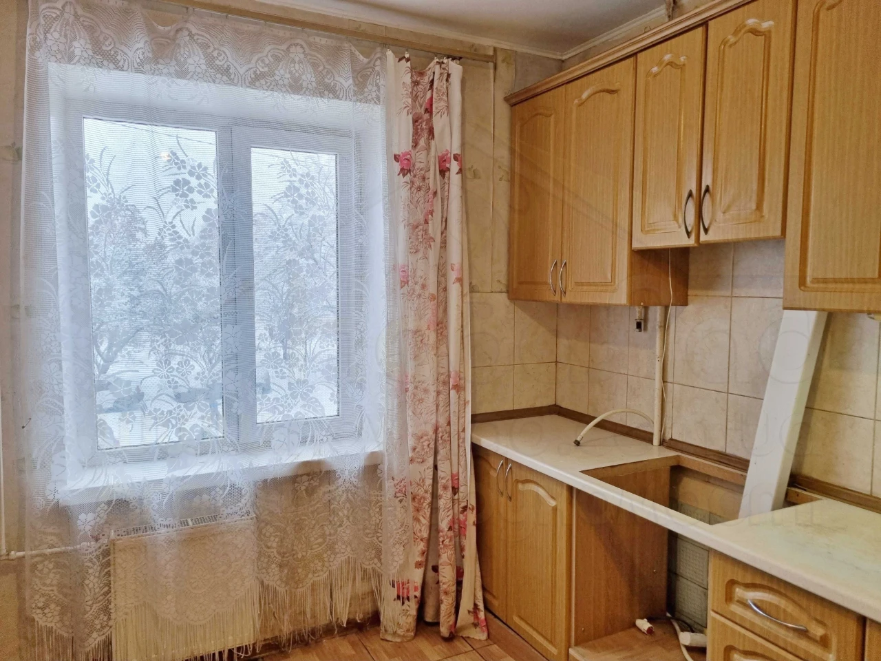 3 кімнатна квартира 71м2, 2/9 в житловому стані. Район Епіце