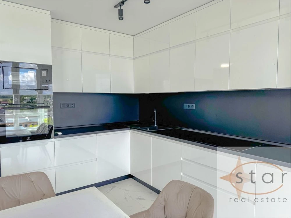 Продаж 2-кімн квартири з люксовим ремонтом