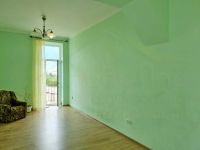 2 кімн квартира 72м2 з індивідуальним опаленням - Центральни
