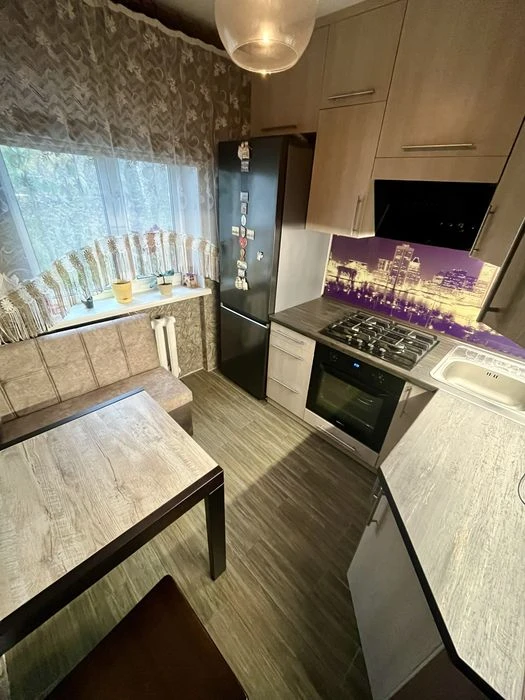 Продаж 2-кім квартири с сучасним ремонтом в центрі міста. єВ