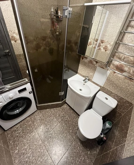 Продаж 2-кім квартири с сучасним ремонтом в центрі міста. єВ