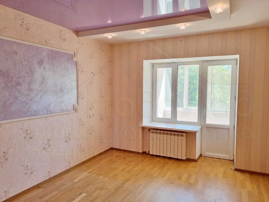 3 кімн. кв-ра 104м2 з тепловим лічильником та ремонтом район