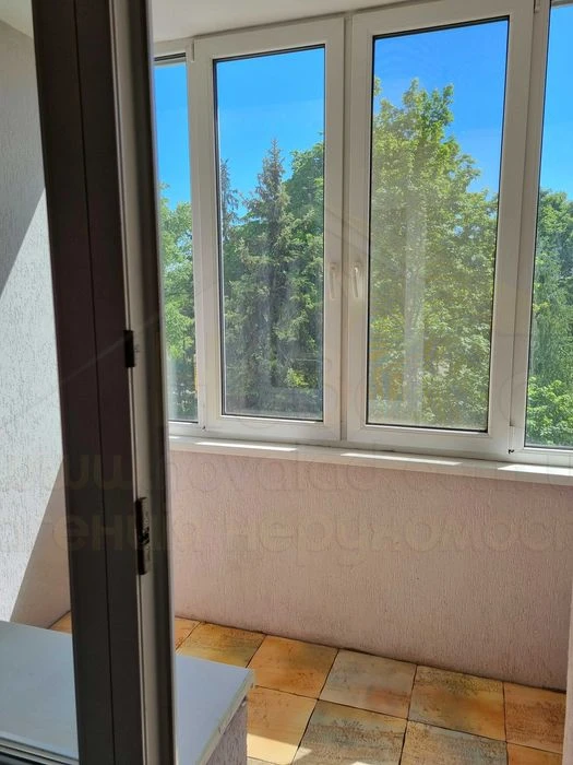 3 кімн. кв-ра 104м2 з тепловим лічильником та ремонтом район