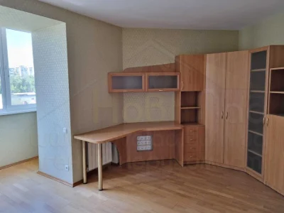 3 кімн. кв-ра 104м2 з тепловим лічильником та ремонтом район