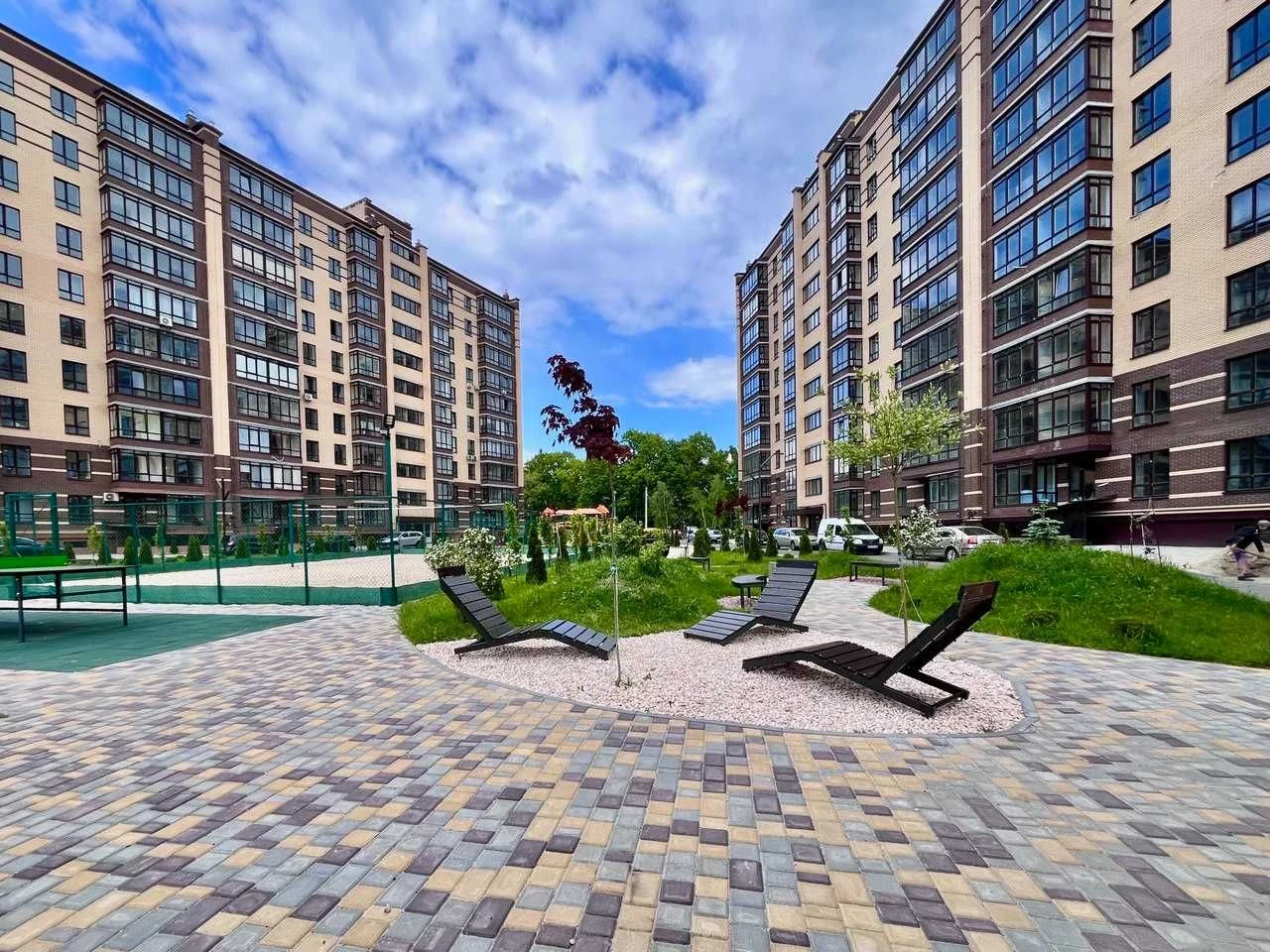 ПРОДАЖ великої 2-кімнатної квартири (73,5 м2) в Новобудові 2