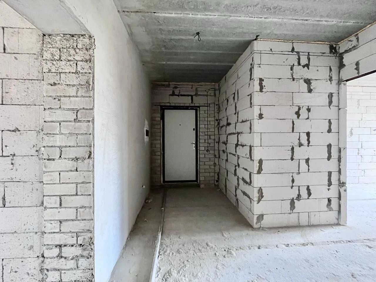ПРОДАЖ великої 2-кімнатної квартири (73,5 м2) в Новобудові 2