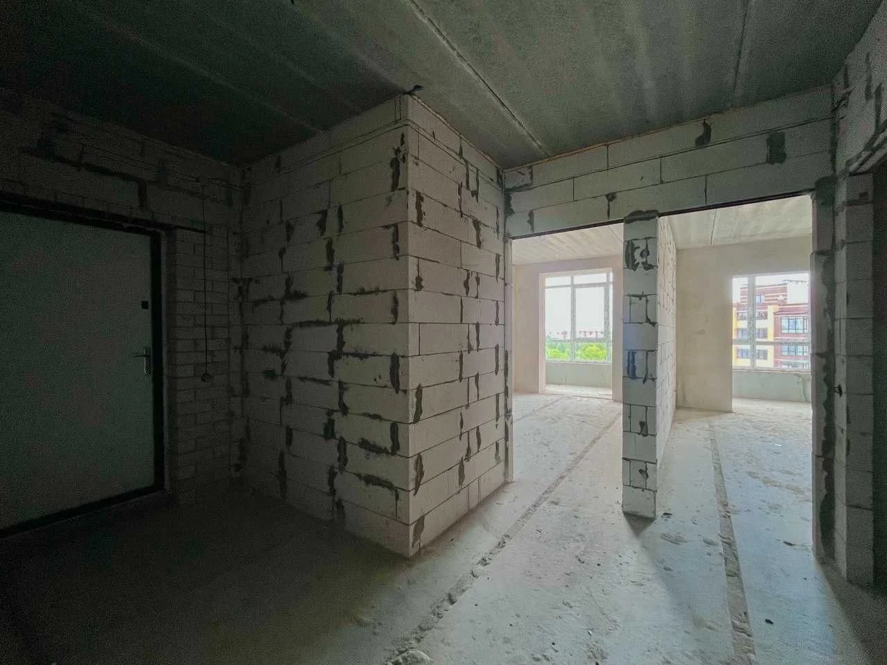 ПРОДАЖ великої 2-кімнатної квартири (73,5 м2) в Новобудові 2