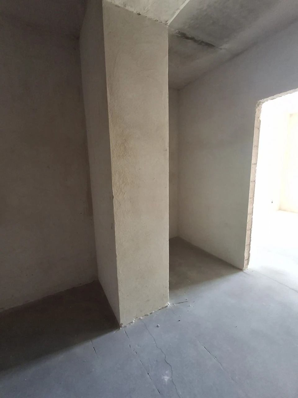Новобудова 54м2  ЦЕНТР Продам 1 кім квартиру