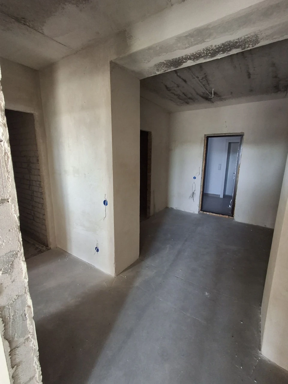 Новобудова 54м2  ЦЕНТР Продам 1 кім квартиру