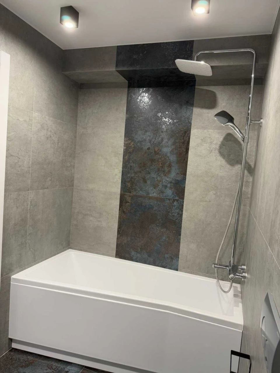 Продам 2 кiм.квартиру в новобудовi по вул .Козацька 9a