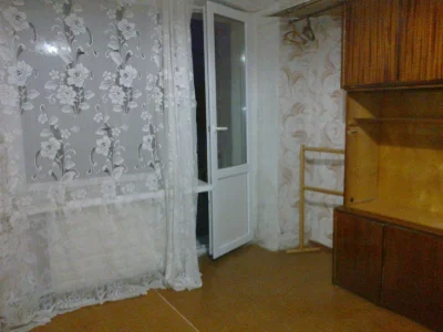 ПРОДАЮ 1 кім.Кв 2/9Цегла М/П Вікна. Б/Двері Поряд Ринок.Полі